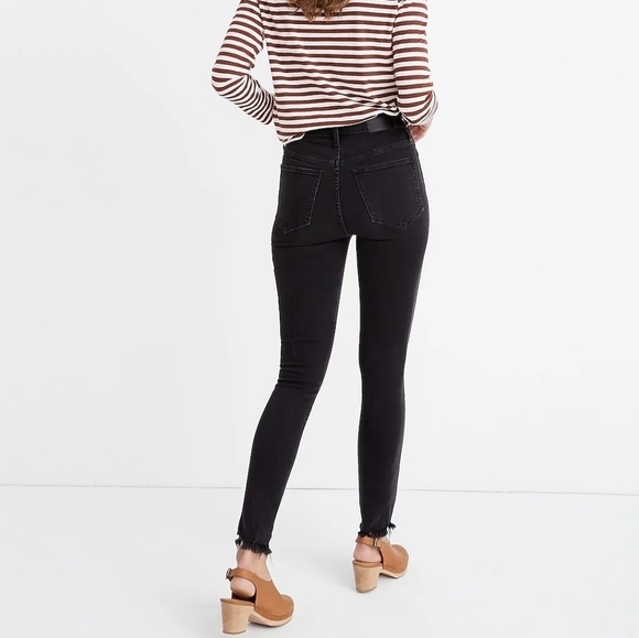 Madewell 10" High-Rise Skinny Jeans in Berkeley Black: Button-Through Edition - Picture 4 of 9